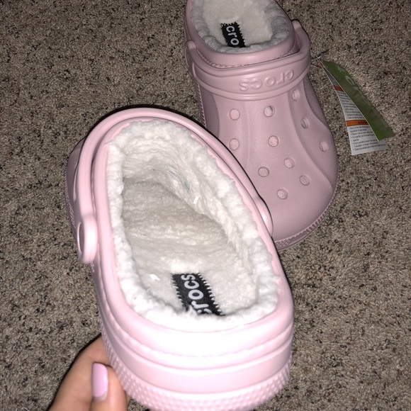 🚫SOLD🚫 Light pink fuzzy crocs - Picture 3 of 5
